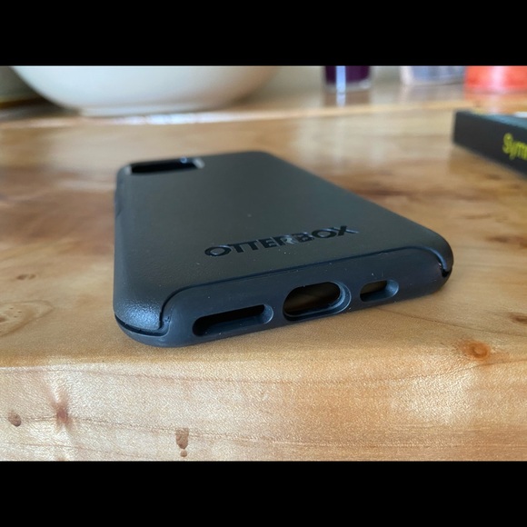 Otterbox I phone 11 pro never been used - Picture 7 of 8